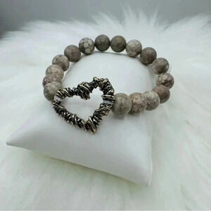 Delicate Stone Beads Hollow Heart Bracelet in Brown Gray